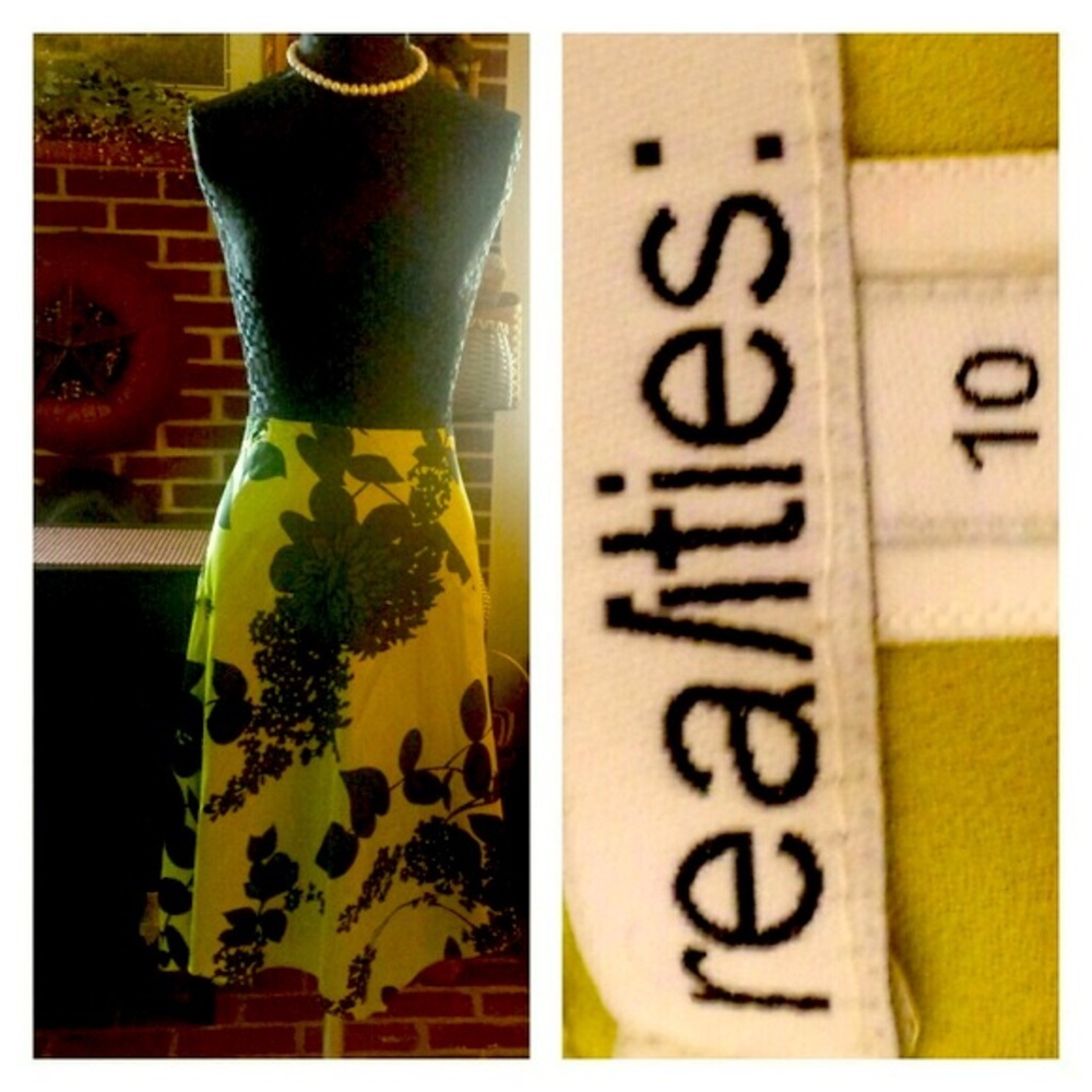 Realities SILK skirt NWT size 10 Green and Blue